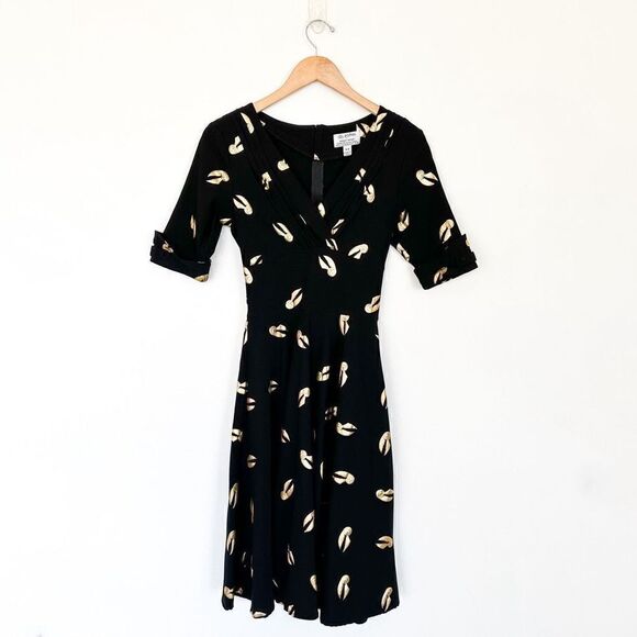 Unique Vintage x Harry Potter Wizarding World Black with Gold Snitch Fit and Fla - Picture 2 of 9